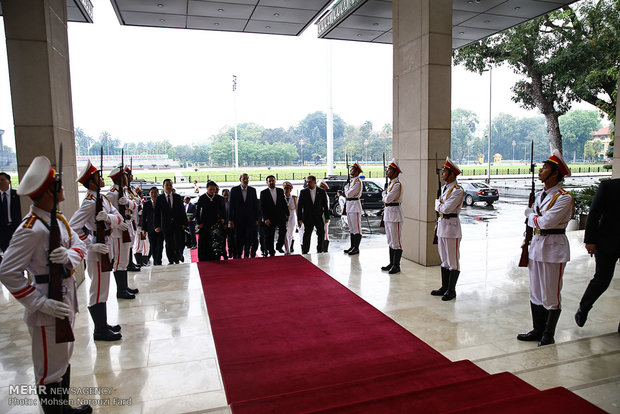 دیدار علی لاریجانی با رئیس مجلس ویتنام 