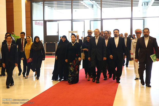 دیدار علی لاریجانی با رئیس مجلس ویتنام 