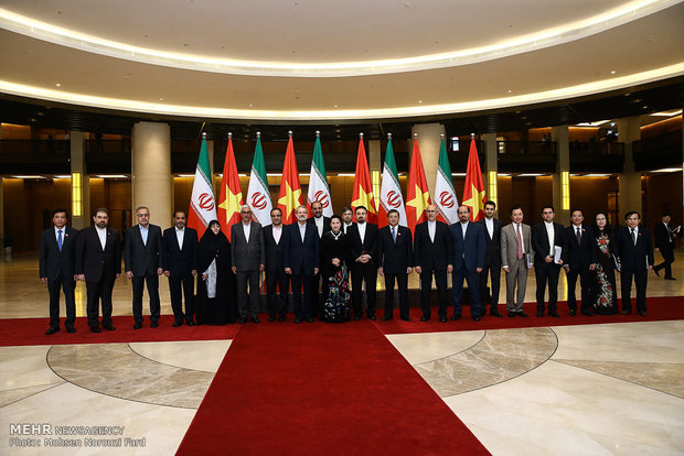 دیدار علی لاریجانی با رئیس مجلس ویتنام 