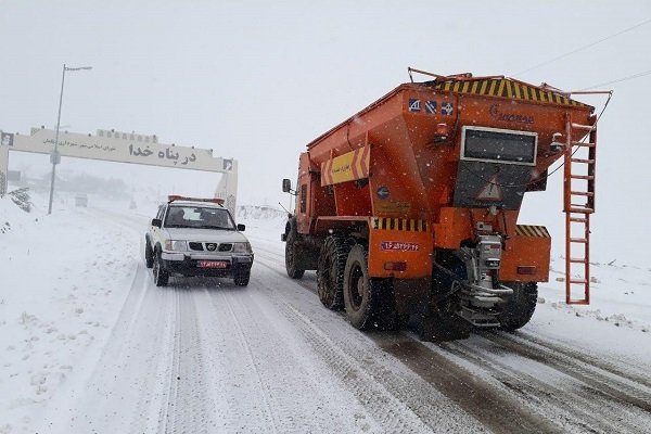 مصرف ۲۰هزار تن نمک برای جاده‌های زنجان/نوسازی تجهیزات نیاز امروز
