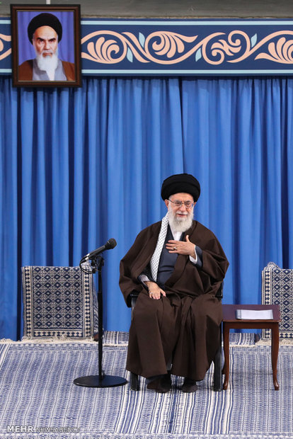 دیدار وزیر و جمعی از کارکنان وزارت اطلاعات با رهبر انقلاب