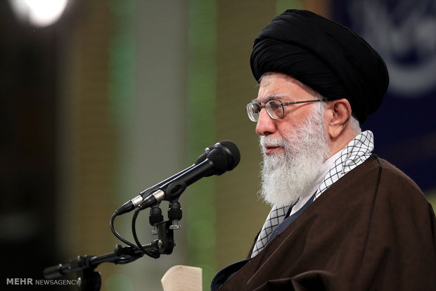 دیدار وزیر و جمعی از کارکنان وزارت اطلاعات با رهبر انقلاب
