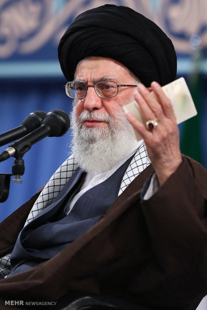 دیدار وزیر و جمعی از کارکنان وزارت اطلاعات با رهبر انقلاب