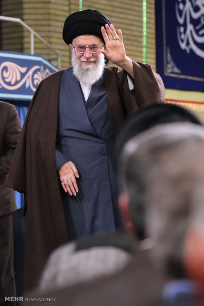 دیدار وزیر و جمعی از کارکنان وزارت اطلاعات با رهبر انقلاب