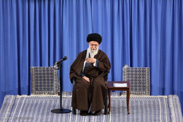 دیدار وزیر و جمعی از کارکنان وزارت اطلاعات با رهبر انقلاب