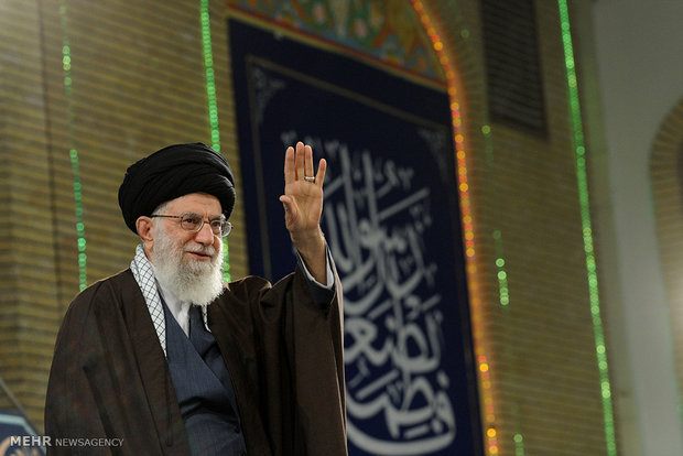 دیدار وزیر و جمعی از کارکنان وزارت اطلاعات با رهبر انقلاب