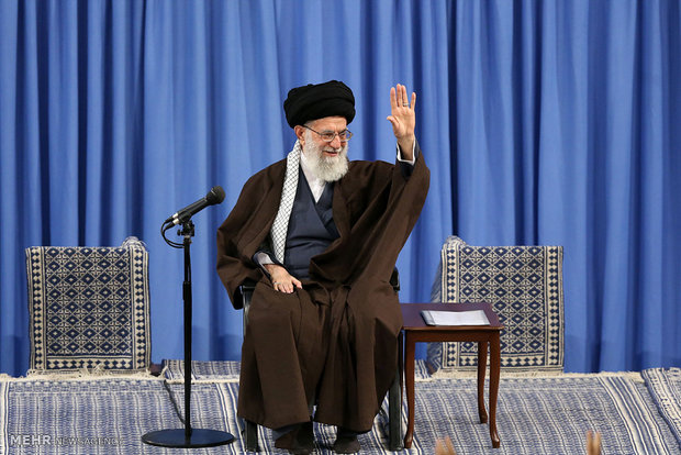 دیدار وزیر و جمعی از کارکنان وزارت اطلاعات با رهبر انقلاب