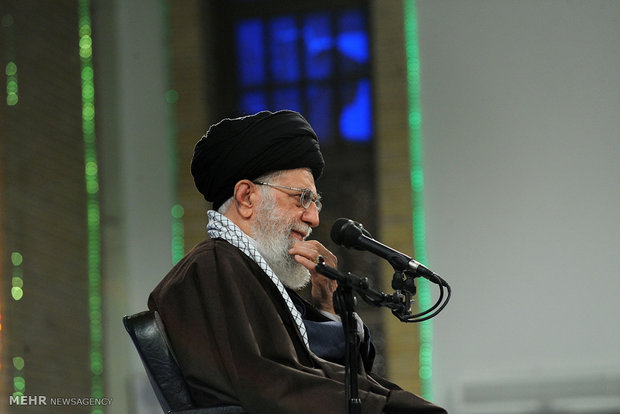 دیدار وزیر و جمعی از کارکنان وزارت اطلاعات با رهبر انقلاب