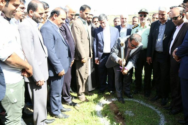 عملیات احداث سالن چندمنظوره روستای «افرینه» پلدختر آغاز شد