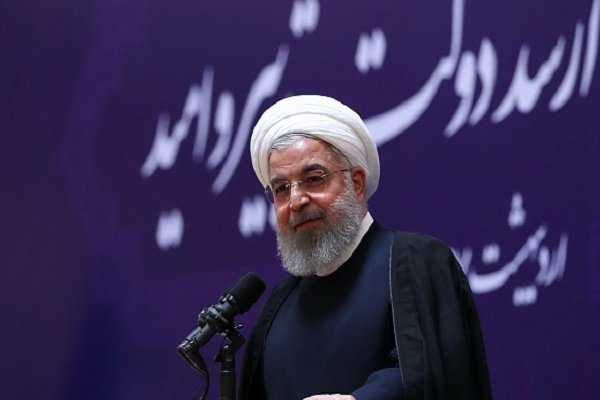 Ruhani'den hükümet yöneticilerine "halka hizmet" eleştirisi