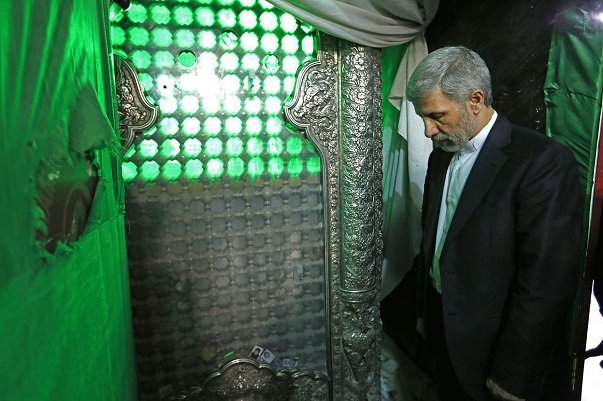 بازدید وزیر دفاع از دو پروژه مهندسان ایرانی در حرم امام حسین (ع)