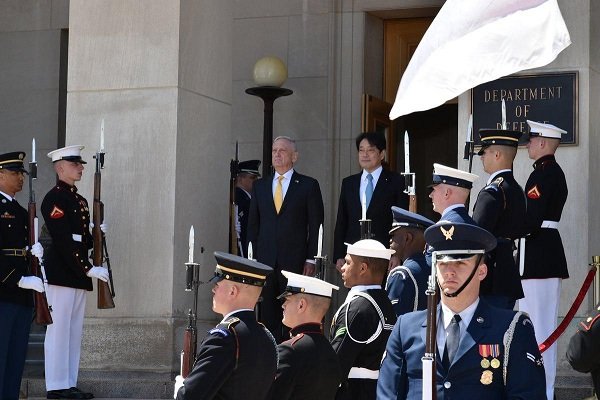 محورهای دیدار وزرای دفاع آمریکا و ژاپن در پنتاگون