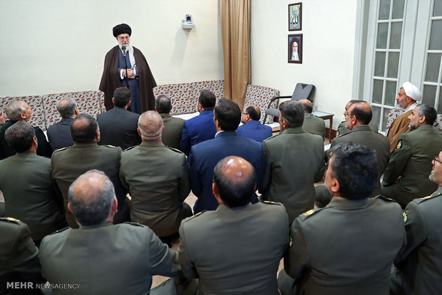 رہبر معظم انقلاب اسلامی سے ایرانی فوج کے سربراہ اور اعلی کمانڈروں کی ملاقات