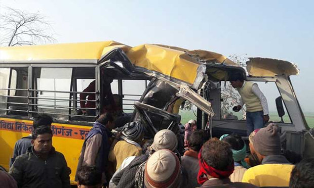 ہندوستان کی ریاست یوپی میں ٹریفک حادثے میں 13 بچے ہلاک