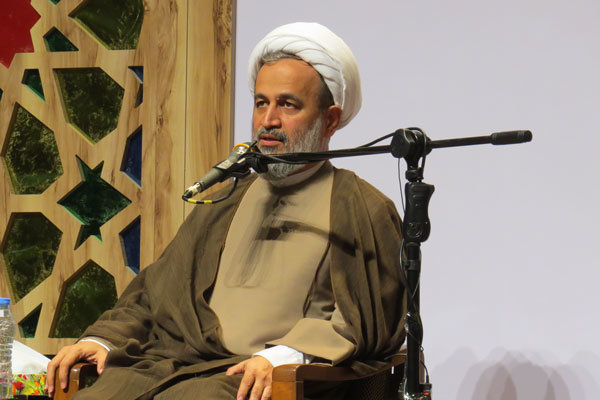 مقابله با تهاجم فرهنگی نیازمند سخت کوشی و دوری از راحت طلبی است