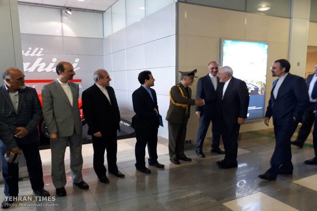 Zarif arrives in Moscow