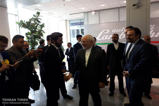 Zarif arrives in Moscow