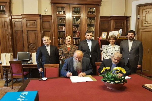 Iran, Hungary ink MoU to broaden coop.