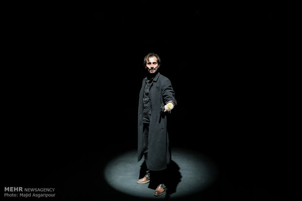 اجرای نمایش زیر صفر