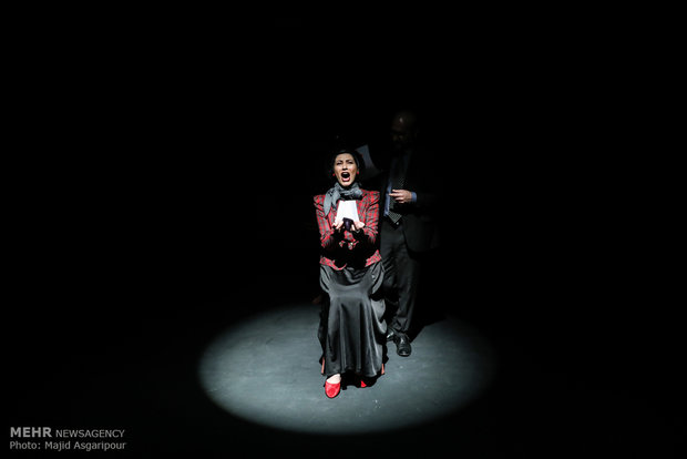 اجرای نمایش زیر صفر