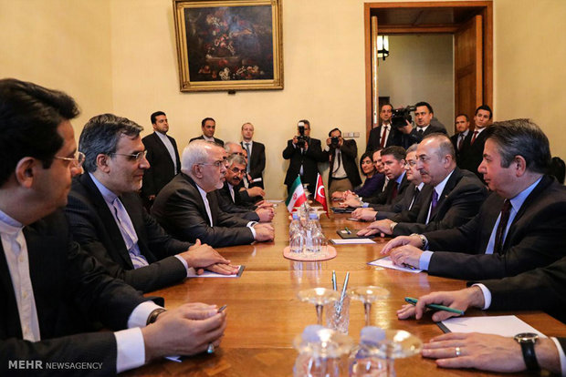 ظریف کی ماسکو میں ترک وزير خارجہ سے ملاقات اور گفتگو
