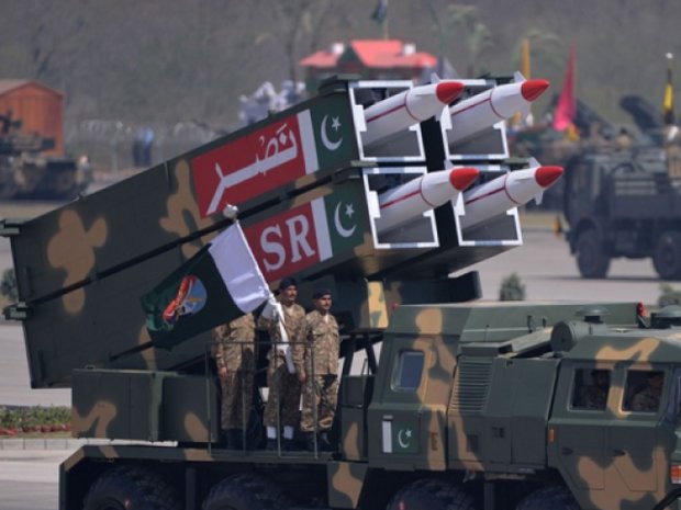 پاکستان ایٹمی ہتھیاروں کی تعداد بڑھا رہا ہے