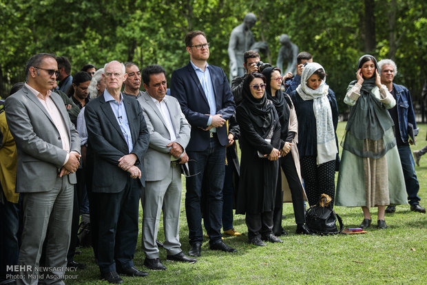 Tony Cragg's Roots & Stones sculpture unveiled in Tehran