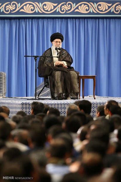 Leader receives workers ahead of Intl. Workers' Day