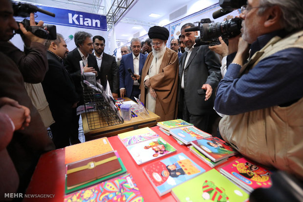 İnkılap Rehberi'nden İranlı ürünlere destek ziyareti