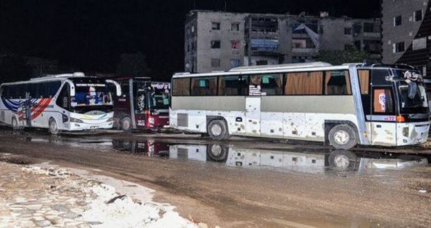 Buses gather to evacuate terrorists from al-Yarmouk Camp to Idleb