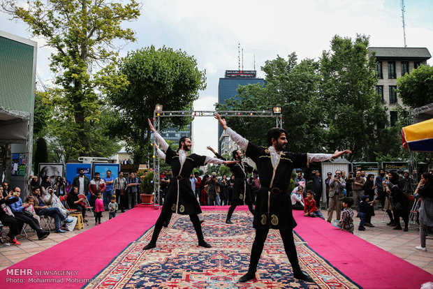 Street theaters staged in Tehran