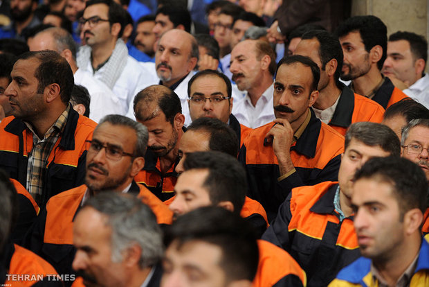 Laborers meet Ayatollah Khamenei ahead of Labor Day