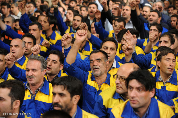 Laborers meet Ayatollah Khamenei ahead of Labor Day