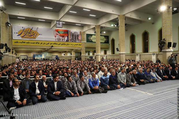 Laborers meet Ayatollah Khamenei ahead of Labor Day