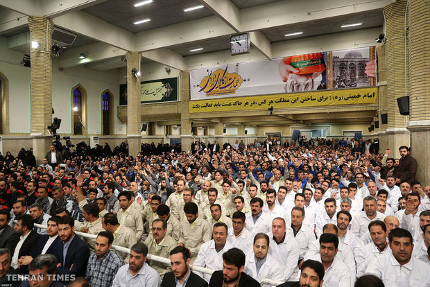 Laborers meet Ayatollah Khamenei ahead of Labor Day