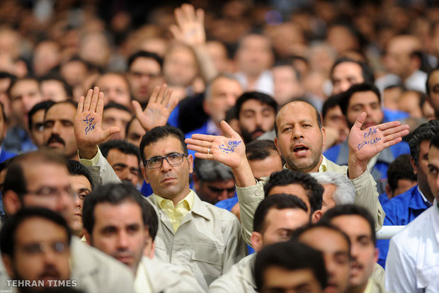 Laborers meet Ayatollah Khamenei ahead of Labor Day