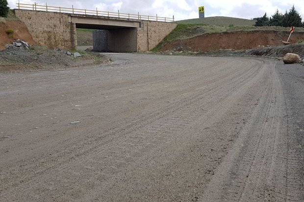 تلاش راهداران خراسان جنوبی برای پاکسازی حریم راهها تلاش راهداران خراسان جنوبی برای پاکسازی حریم راهها