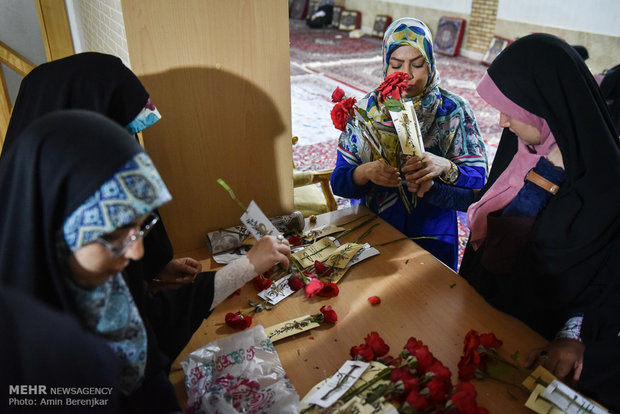 توزیع 1000شاخه گل همزمان با نیمه شعبان در شیراز