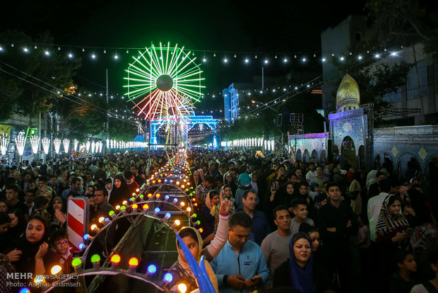 Iranians celebrating Imam Mahdi birth anniversary