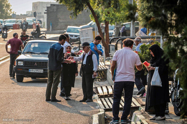 برپایی ایستگاه صلواتی در شب نیمه شعبان