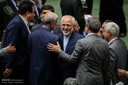 FM Zarif goes to parliament to convince MPs