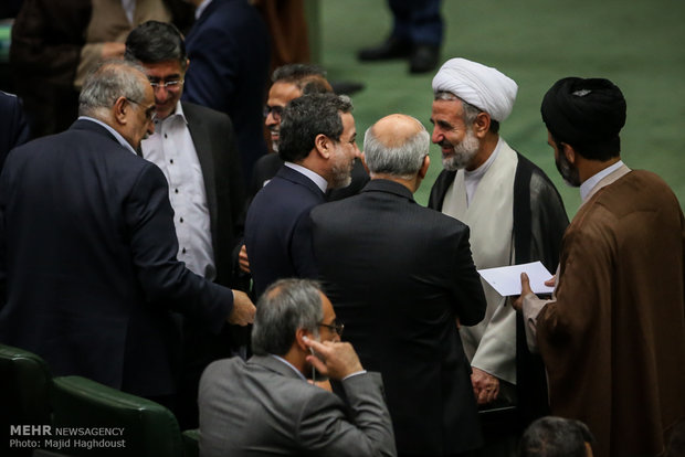 FM Zarif goes to parliament to convince MPs