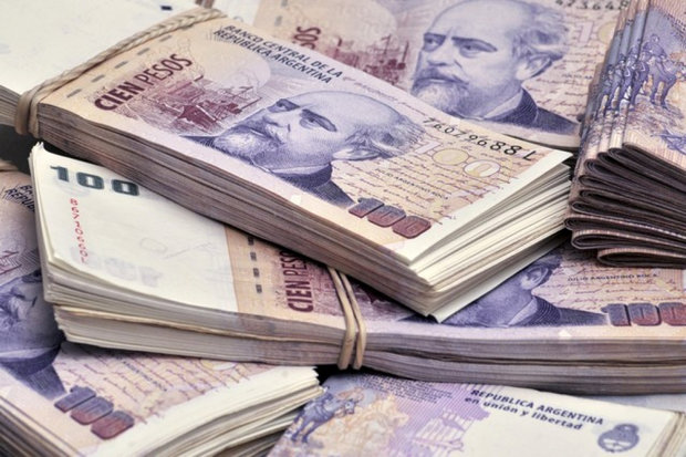 آرژانتین برای دفاع از پزو، نرخ بهره خود را  ۴۰ درصد کرد