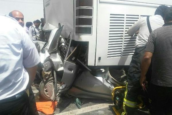 تصادف تریلی با ۲ اتوبوس در بلوار آزادگان ۹ مصدوم برجا گذاشت