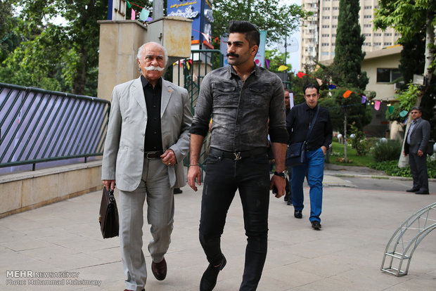 مراسم سومین روز درگذشت ناصر چشم آذر