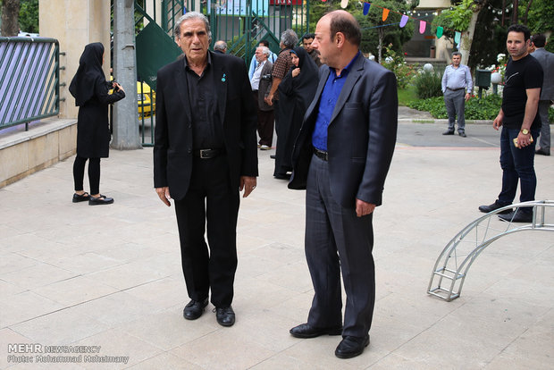 مراسم سومین روز درگذشت ناصر چشم آذر