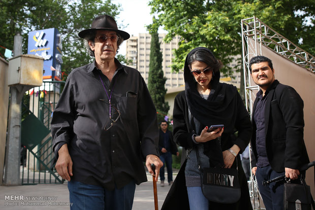 مراسم سومین روز درگذشت ناصر چشم آذر