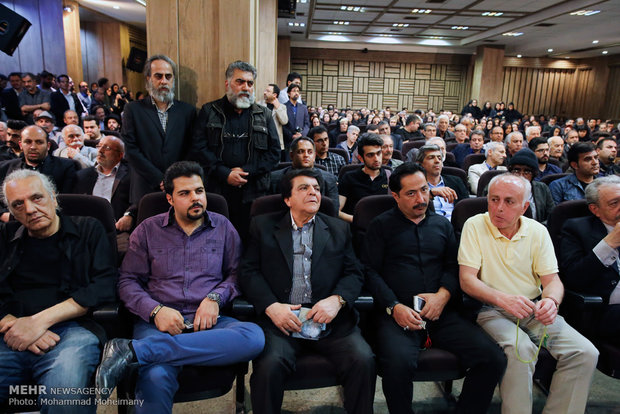 مراسم سومین روز درگذشت ناصر چشم آذر