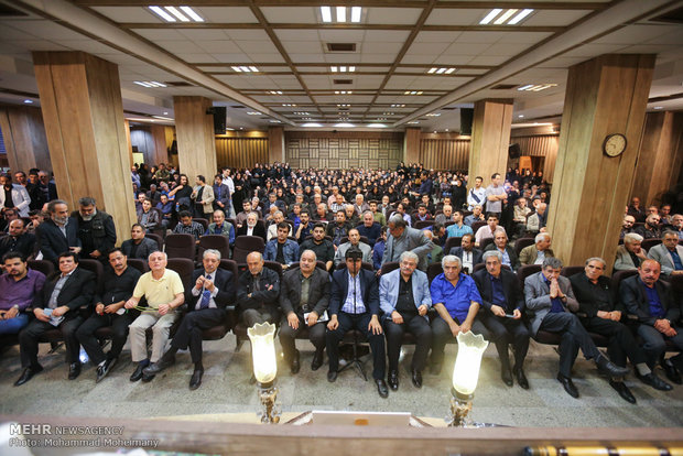 مراسم سومین روز درگذشت ناصر چشم آذر