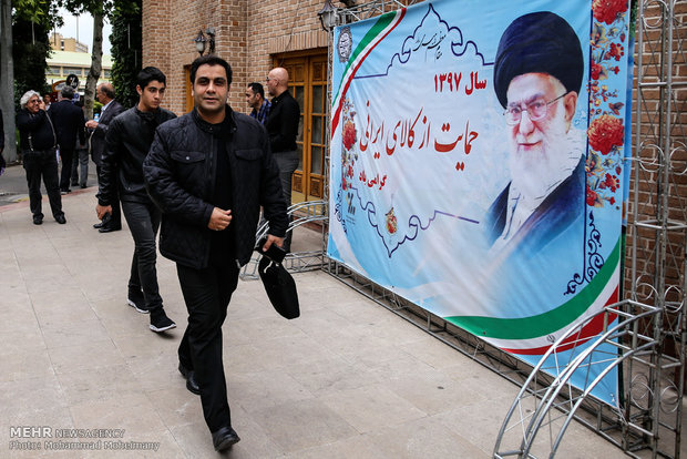 مراسم سومین روز درگذشت ناصر چشم آذر